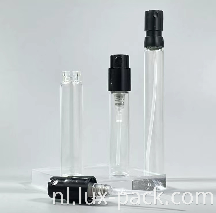 Lege pocket aangepaste cosmetische mini -ronde plastic dop spray glazen parfumfles